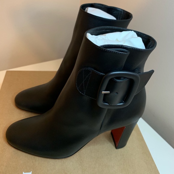 tres olivia louboutin